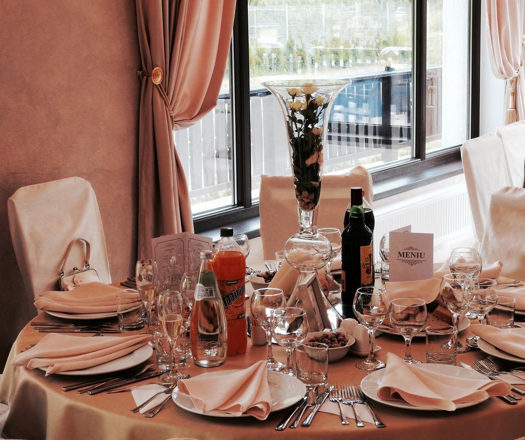 Flori De Mar Hotel Poiana Mărului Zewnętrze zdjęcie