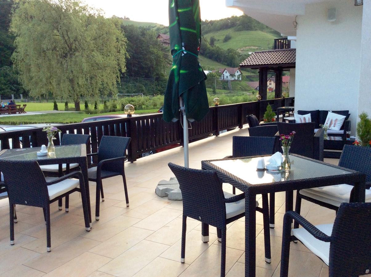 Flori De Mar Hotel Poiana Mărului Zewnętrze zdjęcie